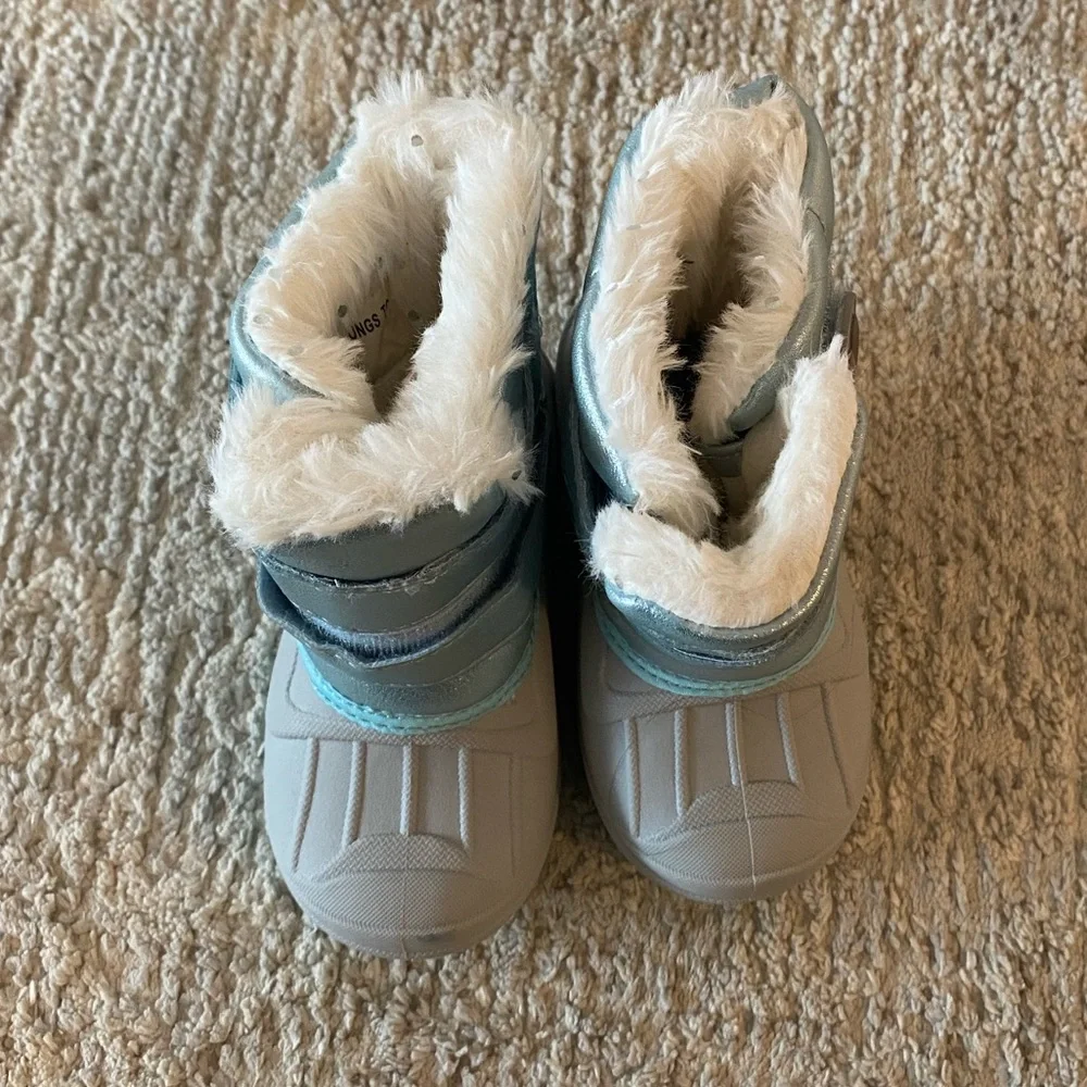 Cat & Jack Blue Gray Metallic Snow Boots Toddler Girl's Size 6 ThermoLite
